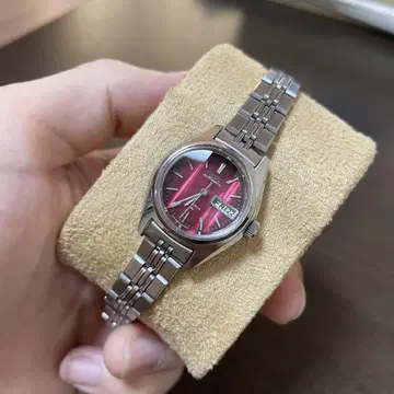 Seiko 자동 와인딩 시계 핑크 다이얼, 날짜 표시