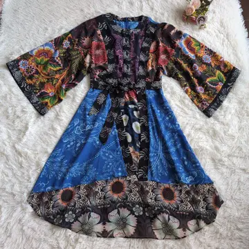 새상품급 Desigual 꽃무늬 7부 소매 원피스 38