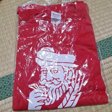 블랙 니카 빨간색 T셔츠 M 새상품입니다.