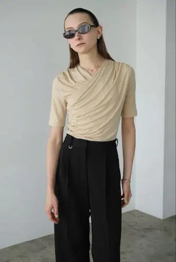 clane 캐시쾨르 드레이프 탑
