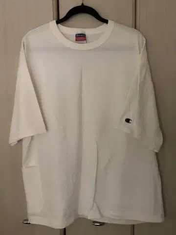 Champion 화이트 티셔츠 XL 포켓 부착