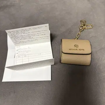마이클코어스 AirPods 케이스