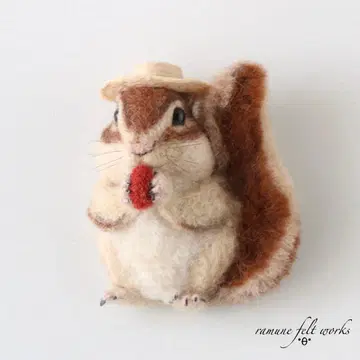 양모 펠트 * 시마리스 브로치 (밀짚모자)