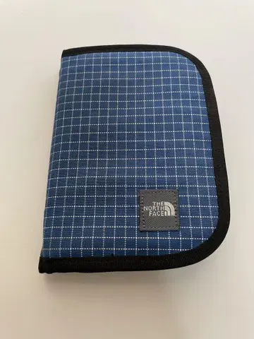 THE NORTH FACE 여권 케이스 체크 무늬