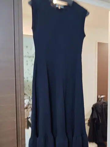 르네폭시 슬리브리스 무릎 기장 원피스 네이비