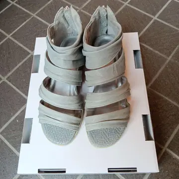 토끼 그레이 스트랩 샌들 22.5cm