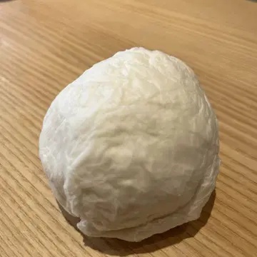 흰색의 둥근 물체