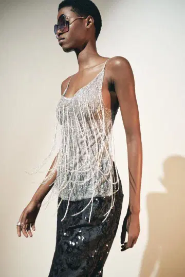 미사용 새상품 ZARA 2025년 오픈 백 비즈 메쉬 상의