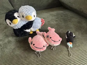 펭귄과 진베이 상어 봉제 인형 스트랩 세트