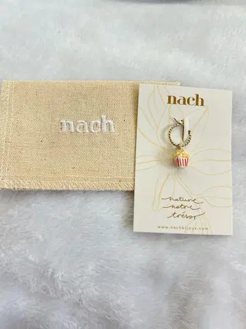 Nach 귀걸이