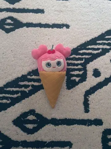 TWICE 허벅지 아이스 봉제 인형 배치
