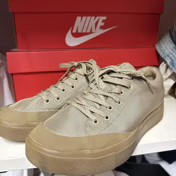 THE NORTH FACE 베이지 스니커즈