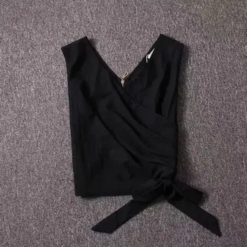 블랙 슬리브리스 랩 탑