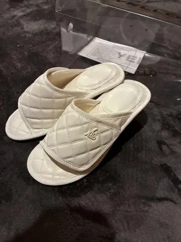 인기 Y E L L O 샌들 S