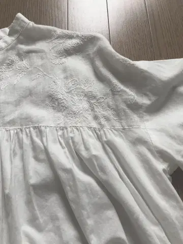 스탬프 앤드 다이어리 자수 반팔 셔츠 화이트