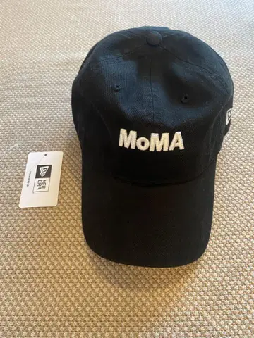 MoMA 블랙 newera 캡