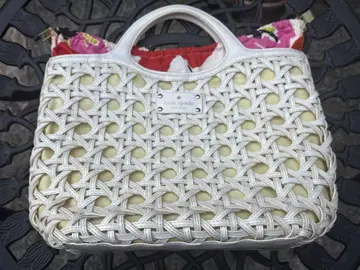 kate spade NEW YORK 화이트 토트백 바스켓백