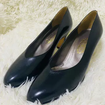 긴자 요시노야 V 컷 24cm 가죽 펌프스 블랙