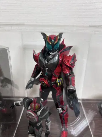 S.H.Figuarts 가면라이더 다크 키바 진골 조각 제법