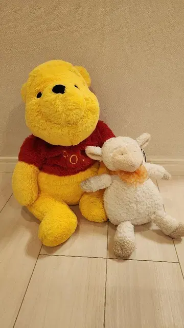 곰돌이 푸와 양 봉제 인형 세트
