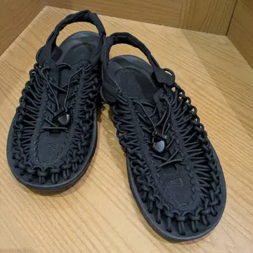 KEEN UNEEK 킨 유니크 27.5