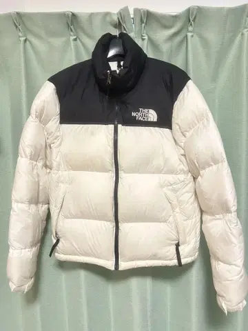 THE NORTH FACE 다운 자켓 화이트/블랙