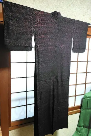 (쇼와 레트로) 블랙 레드 라메? 무늬의 기모노