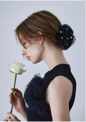 새상품 riu Rose pearl hair clip 로즈 펄 헤어 클립