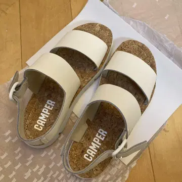 CAMPER 화이트 스트랩 샌들
