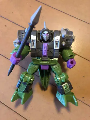 트랜스포머 어스라이즈 쿠이네타산 알리콘