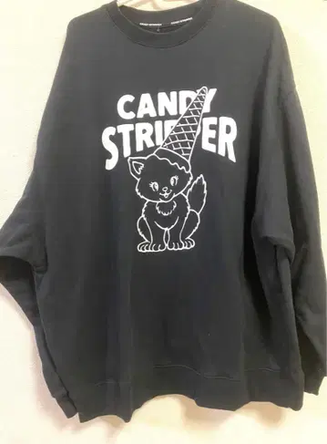 CANDY STRIPPER 블랙스 맨투맨