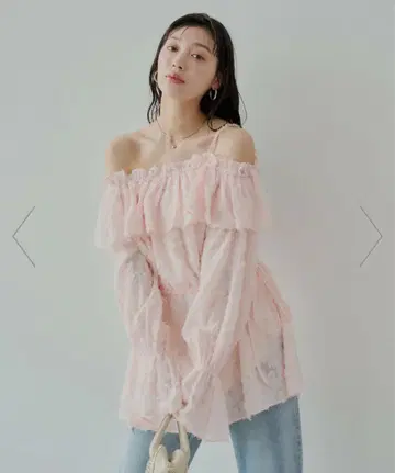 원숄더 탑 프릴 튜닉 BL chico [오늘만 판매]
