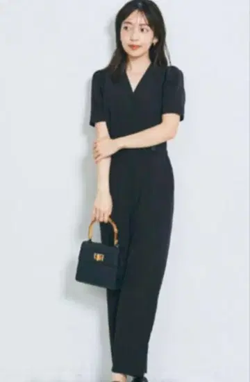 베이스먼트 온라인 블랙 점퍼수트
