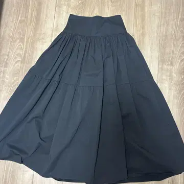 벌스데이 바쉬 볼륨 스커트