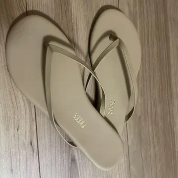 TKEES 샌들 미사용 새상품