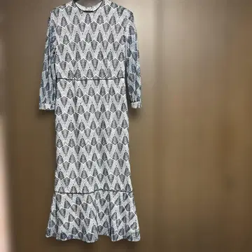 리프로 플럼 원피스 어반 리서치