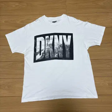 DKNY 그래픽 프린트 티셔츠 화이트 자유의 여신상 90s