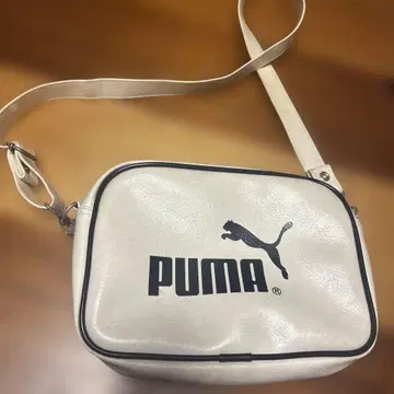 푸마 화이트 숄더백