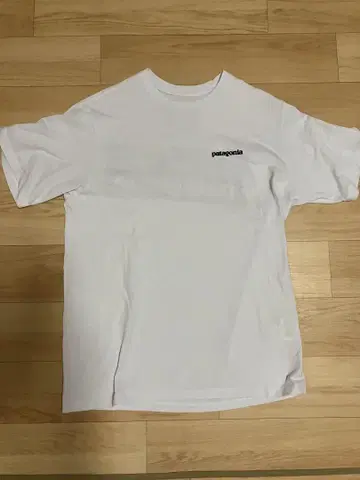 patagonia 화이트 T셔츠 XS
