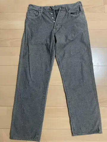 EVISU 그레이 스트레이트 청바지