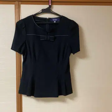 검은색 리본 반팔 블라우스 엠즈그레이시