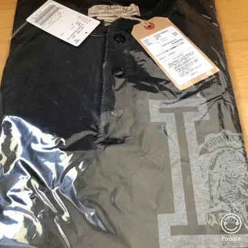 REMI RELIEF/레미 릴리프 HENLEY NECK PRINT
