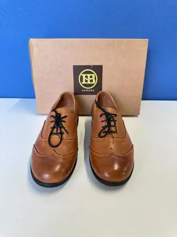 BENESU 브라운 레이스업 슈즈 23cm 새상품 60% 할인