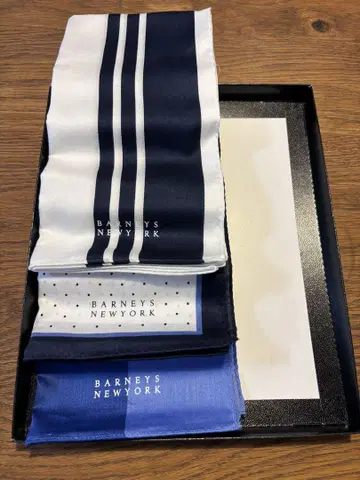 BARNEYS NEWYORK 포켓 치프 세트