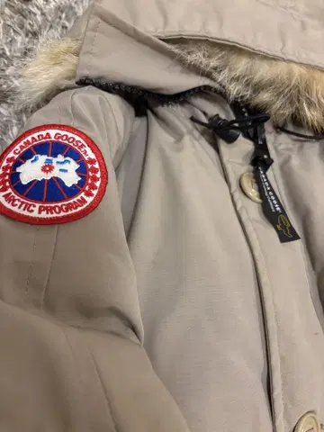 CANADA GOOSE 여성용 M size