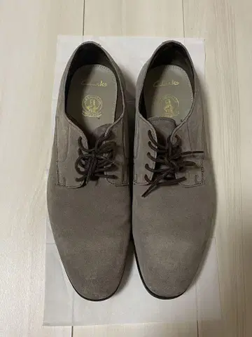 Clarks 그레이 스웨이드 레이스업 슈즈