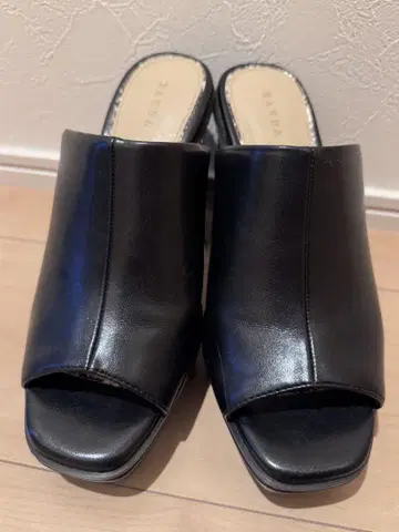 샌들 블랙 RANDA