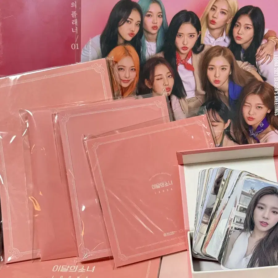 Buy LOONA Signed albums, Rare photocards on Bunjang!