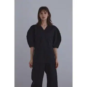 LE PHIL 코듀라 스트레치 트윌 블라우스 블랙