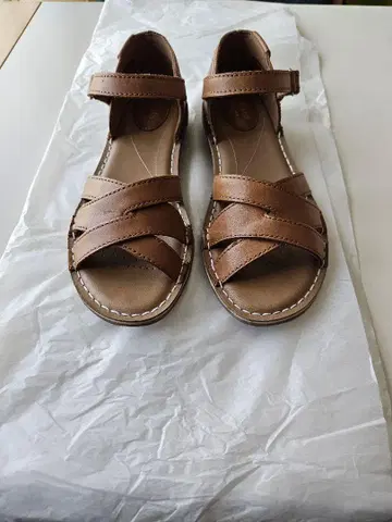 Clarks 브라운 컴포트 샌들